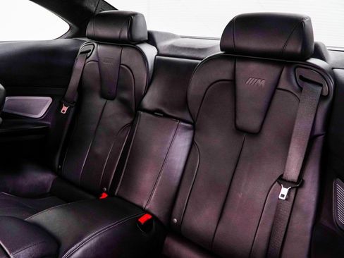 Used 2017 BMW M6 Coupe image 39