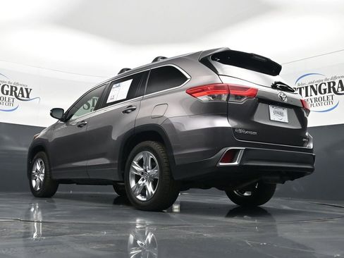 Used 2017 Toyota Highlander Limited image 21