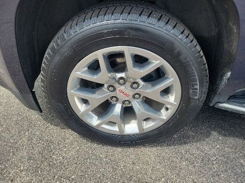 Used 2019 GMC Yukon SLE w/ SLE Value Package AWD/4WD image 9