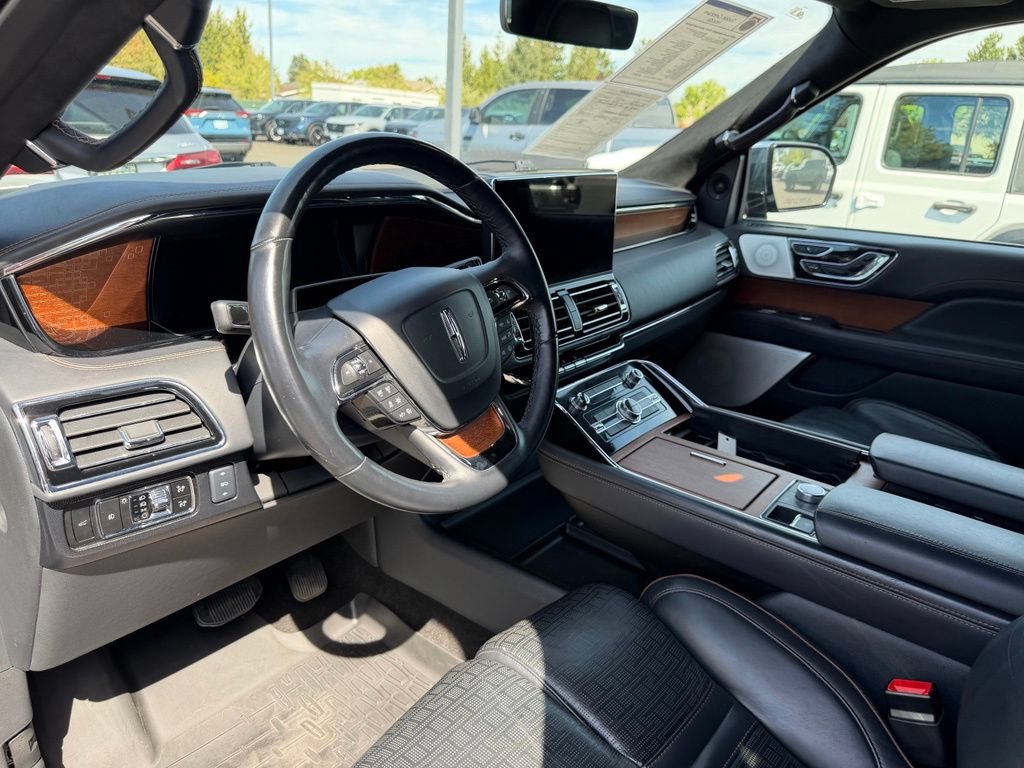Used 2024 Lincoln Navigator Black Label AWD/4WD image 16