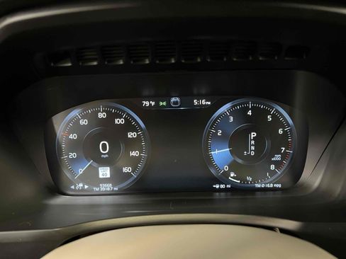 Used 2021 Volvo XC90 T5 Momentum AWD/4WD image 10