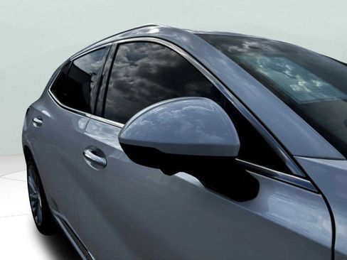 Used 2024 Buick Envision Avenir image 10