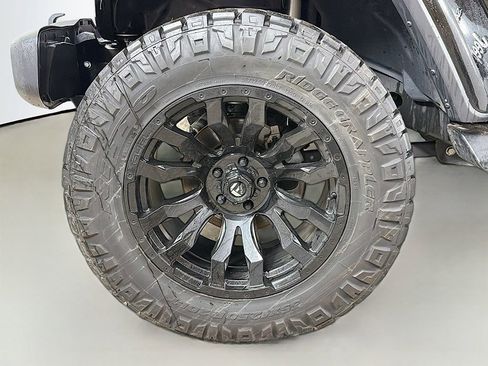 Used 2020 Jeep Wrangler Unlimited Sahara image 16