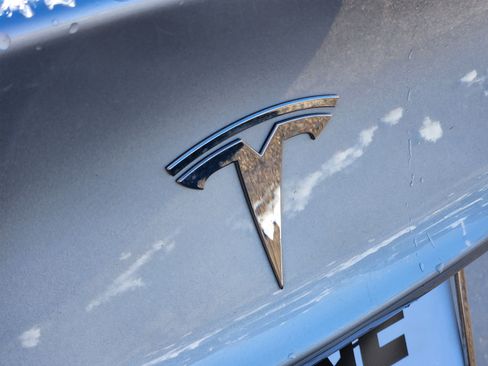 Used 2018 Tesla Model 3 Long Range image 8