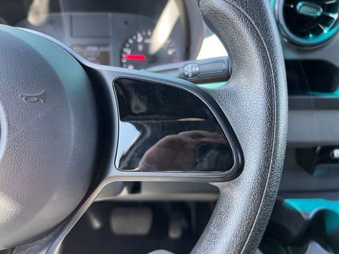 Used 2022 Mercedes-Benz Sprinter 2500 image 17