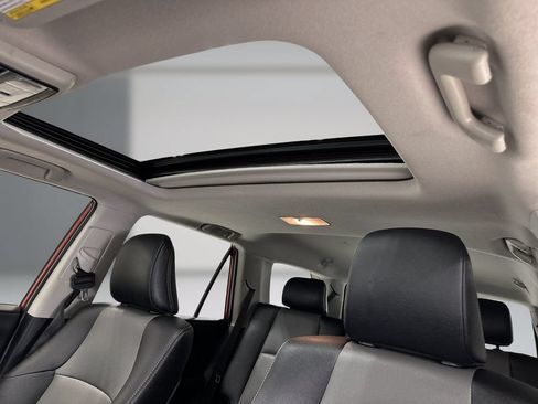 Used 2022 Toyota 4Runner SR5 Premium w/ Moonroof Package RWD image 17