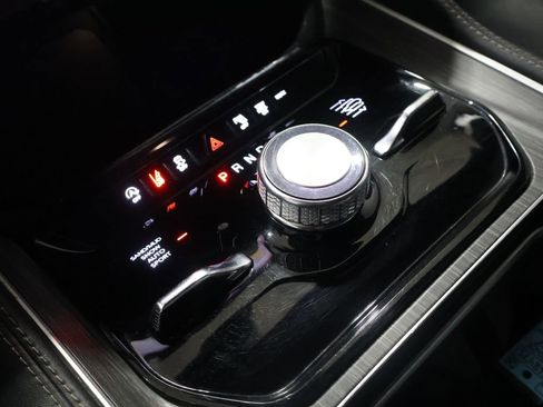 Used 2024 Jeep Wagoneer L Series III w/ Flexible Seating Group image 27