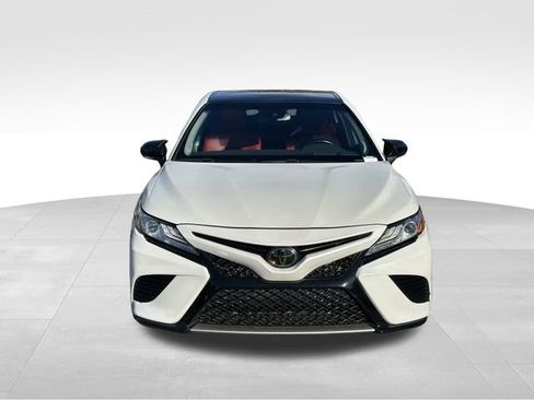 Used 2020 Toyota Camry XSE image 8