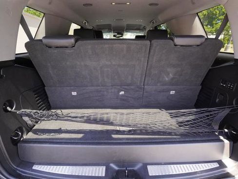 Used 2018 GMC Yukon Denali RWD image 5