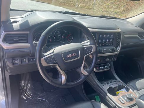 Used 2021 GMC Acadia Denali image 11