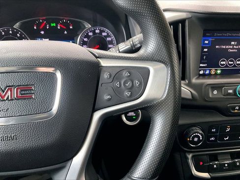 Used 2024 GMC Terrain SLE AWD/4WD image 24