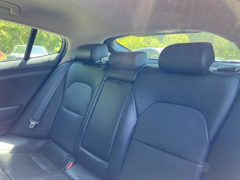 Used 2019 Kia Stinger AWD/4WD image 30