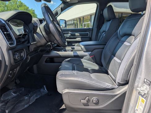 Used 2022 RAM 1500 Big Horn AWD/4WD image 18