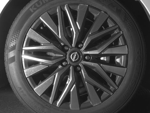 Used 2025 Nissan Altima 2.5 SV image 13