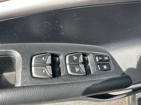 Used 2017 Hyundai Santa Fe Sport FWD image 12