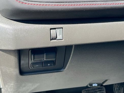 Used 2023 Chevrolet Colorado Z71 w/ Z71 Convenience Package 2 image 10