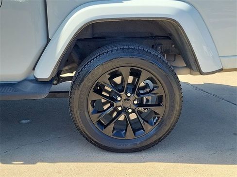 Used 2023 Jeep Gladiator Overland image 18