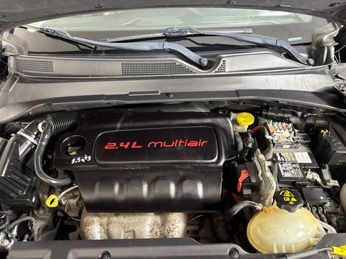 Used 2018 Jeep Compass Limited w/ Navigation Group AWD/4WD image 12