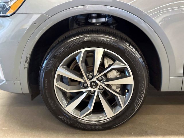 Certified 2023 Audi Q5 2.0T Premium w/ Convenience Package AWD/4WD image 8