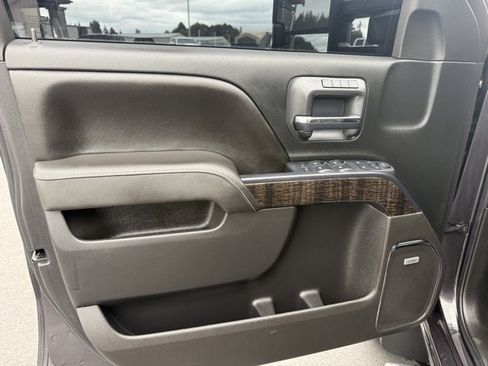 Used 2016 GMC Sierra 2500 Denali w/ Duramax Plus Package AWD/4WD image 32