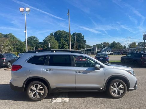 Used 2025 Subaru Ascent Premium AWD/4WD image 3