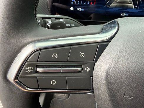 New 2026 Chevrolet Equinox LT w/ Convenience Package II FWD image 8