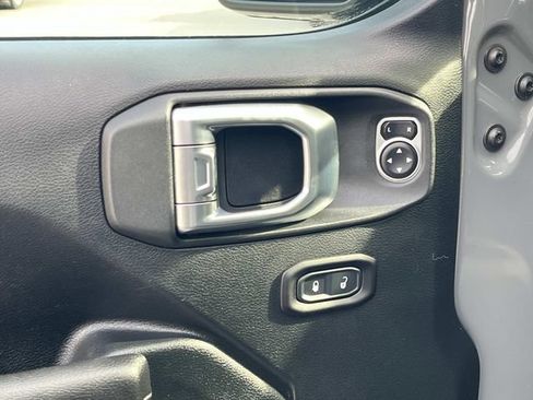 Certified 2018 Jeep Wrangler Unlimited Sport S AWD/4WD image 37
