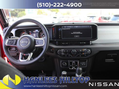 Used 2025 Jeep Wrangler Unlimited Sahara AWD/4WD image 15