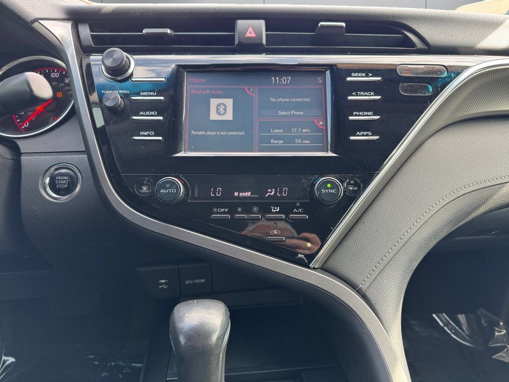 Certified 2018 Toyota Camry XSE FWD image 15