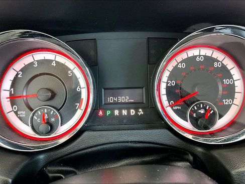 Used 2018 Dodge Grand Caravan SE FWD image 12