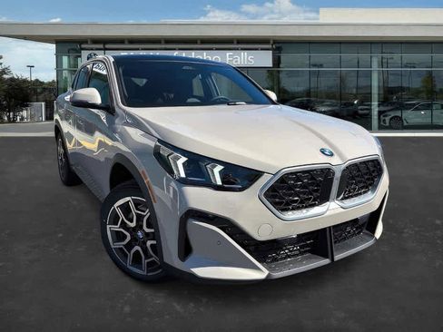 Used 2026 BMW X2 xDrive28i w/ Technology Package AWD/4WD image 1