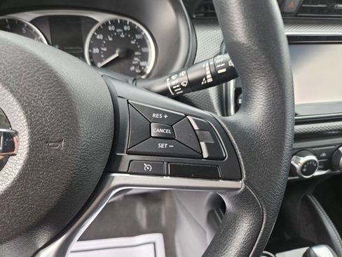 Used 2018 Nissan Kicks S image 20