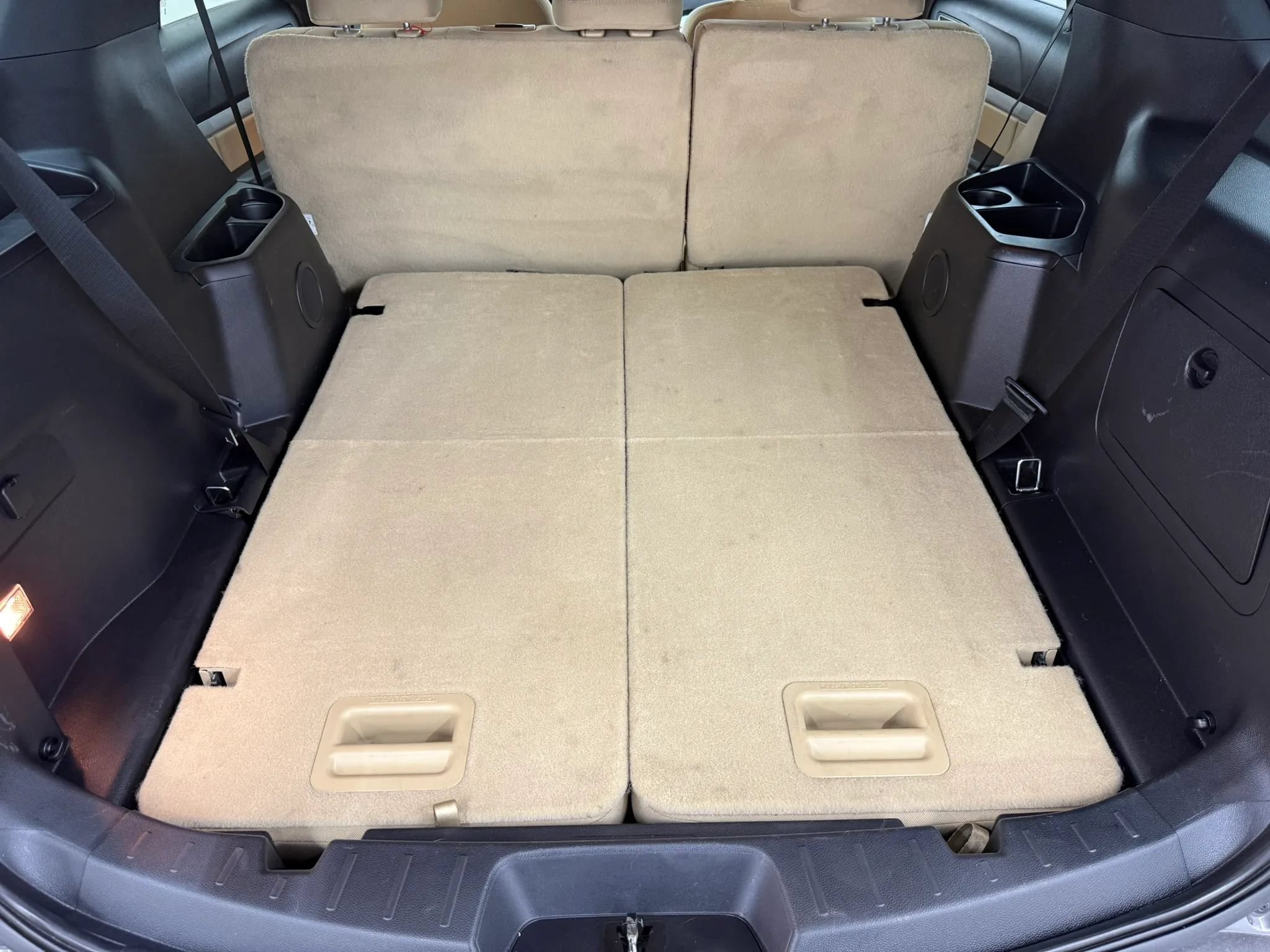 Used 2017 Ford Explorer XLT w/ Equipment Group 201A FWD image 14