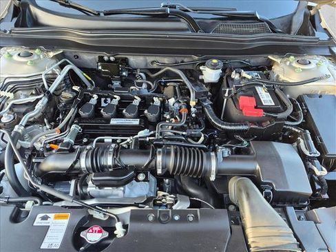 Used 2018 Honda Accord Touring image 22
