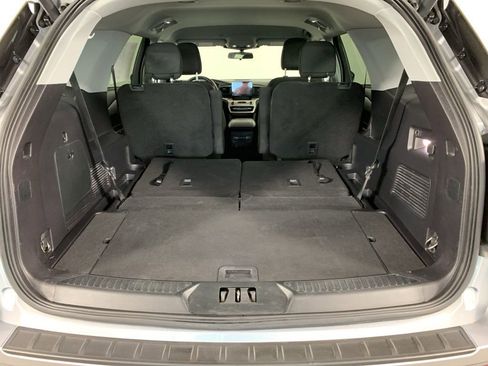 Used 2022 Ford Explorer XLT image 15