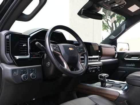 Used 2023 Chevrolet Silverado 1500 High Country image 21