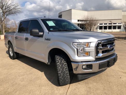 Used 2017 Ford F150 XLT RWD image 4