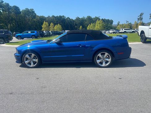 Used 2009 Ford Mustang GT RWD image 5