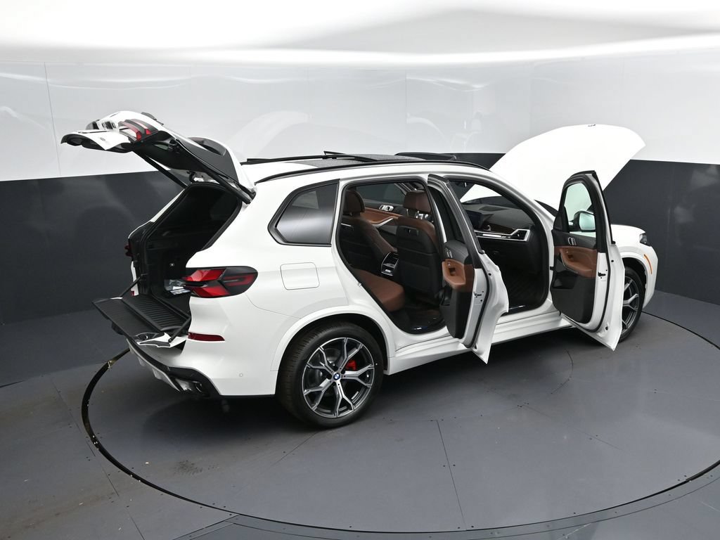 Used 2026 BMW X5 xDrive40i w/ M Sport Package AWD/4WD image 49