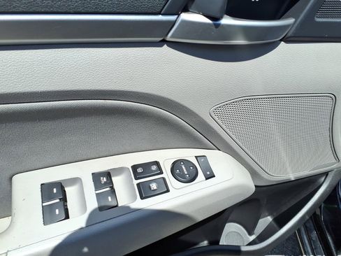 Used 2020 Hyundai Elantra Value Edition FWD image 13