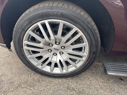 Used 2023 Ford Expedition Limited image 47