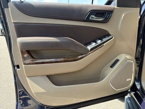 Used 2020 Chevrolet Tahoe LT w/ Luxury Package RWD image 23
