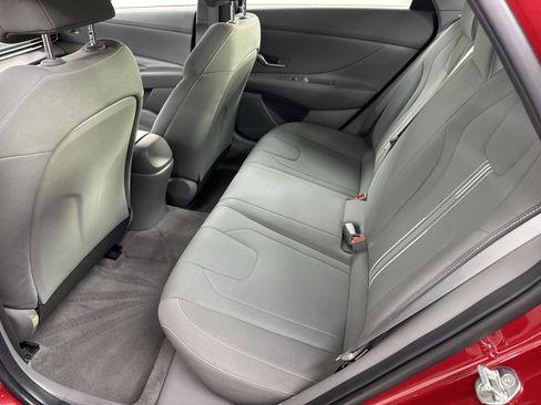 Used 2023 Hyundai Elantra SEL image 28