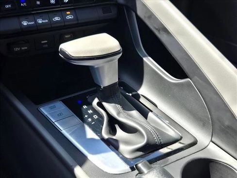 Used 2023 Hyundai Elantra SEL w/ Preferred Accessory Package image 12