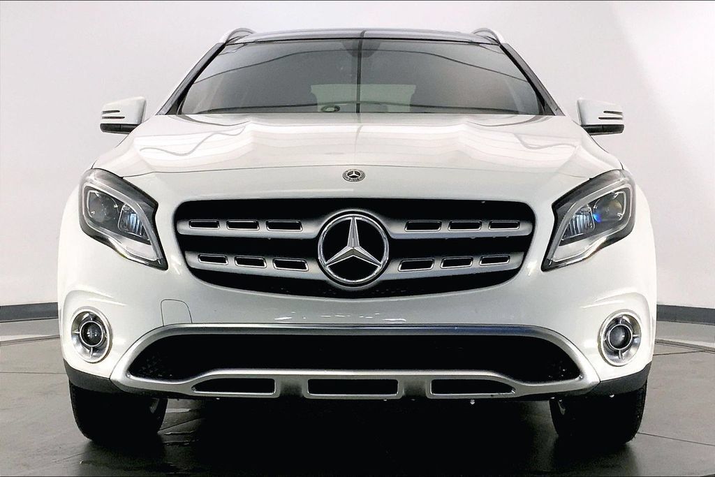Used 2019 Mercedes-Benz GLA 250 4MATIC image 2
