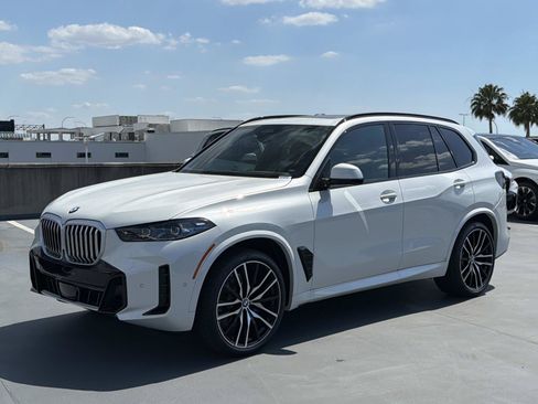 New 2026 BMW X5 sDrive40i w/ M Sport Package RWD image 7