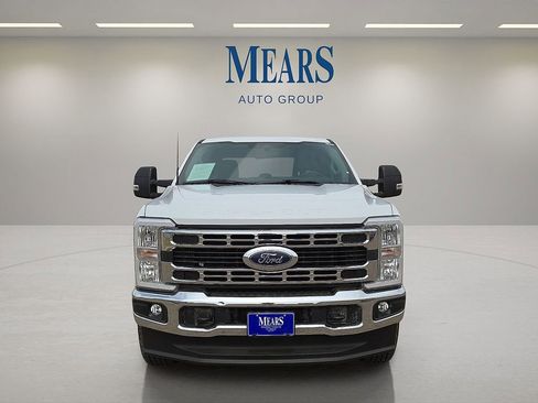 Used 2024 Ford F250 XLT w/ FX4 Off-Road Package image 8