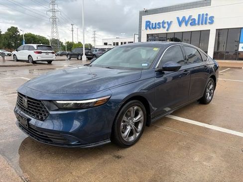 Used 2024 Honda Accord EX image 2