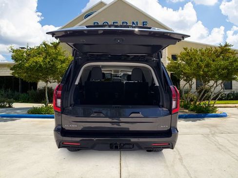 Used 2025 Ford Expedition Max Active RWD image 5