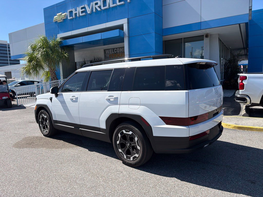 Used 2025 Hyundai Santa Fe SEL FWD image 6